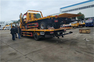 镇雄同城汽车补胎